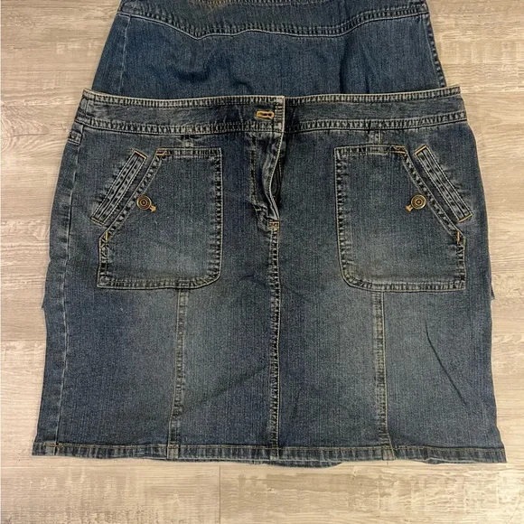 LOFT Dark Blue Denim Mini Skirt! - Picture 3 of 3